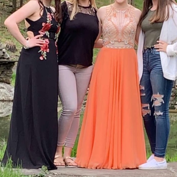 Prom dress - Picture 2 of 3